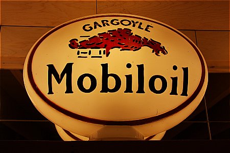 MOBILOIL OIL GLOBE - click to enlarge